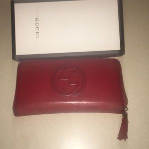 Red Leather Gucci Zip around Wallet with box